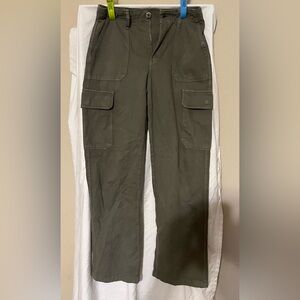 Zara women’s Cargo Pants in Olive
